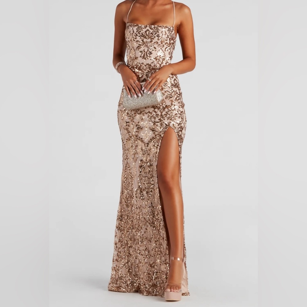Windsor Kinsley Formal Sequin Mermaid Prom/Formal/Homecoming Dress, size small